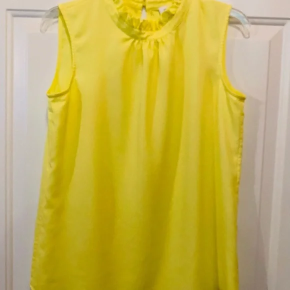 CUTE CALVIN KLEIN YELLOW RUFFED NECK TOP YOU ARE GOING TO LOVE. LIKE NEW & CUTE. - Picture 4 of 12